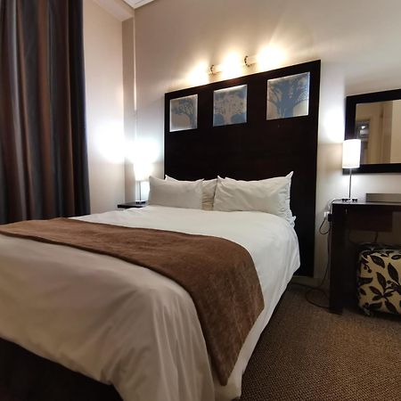 Mapungubwe Hotel Apartments Marshalltown Johannesburg Bilik gambar